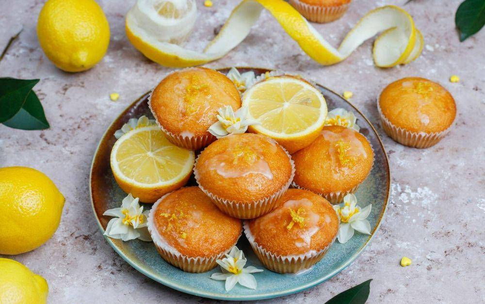 ilustrasi lemon muffin (freepik.com/azerbaijan_stockers)