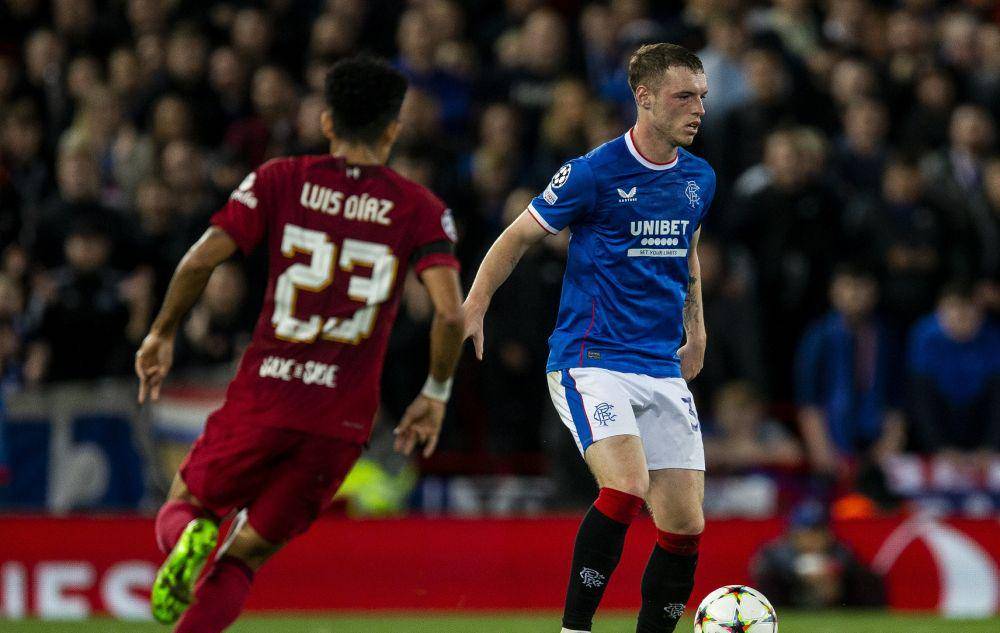 Aksi Luis Diaz dan Leon King dalam pertandingan Liverpool melawan Rangers pada matchday ketiga Champions League 2022/2023. (twitter.com/RangersFC)