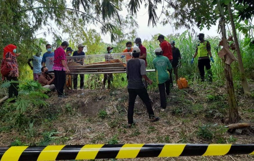Mayat perempuan ditemukan warga mengambang di sungai Tuban. Dok Istimewa