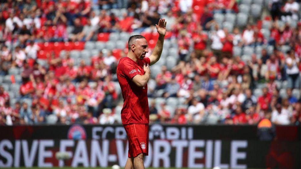 Franck Ribery dalam perpisahannya bersama Bayern Munich. (twitter.com/fcbayern)