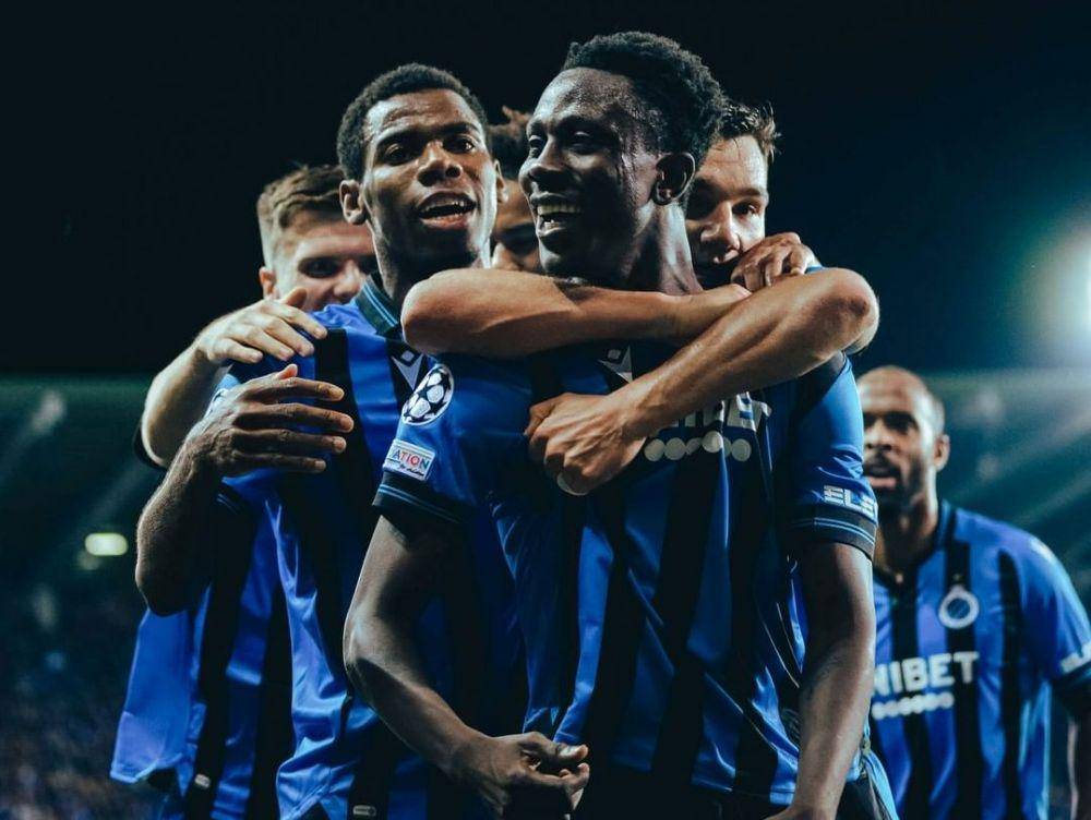 Para pemain Club Brugge merayakan gol ke gawang Atletico Madrid di UCL 2022/2023. (instagram.com/clubbrugge)