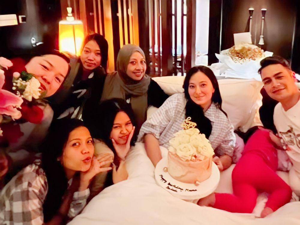 momen ultah Asmirandah ke-33 (instagram.com/asmirandah89)