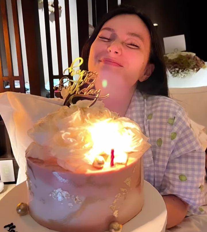 momen ultah Asmirandah ke-33 (instagram.com/asmirandah89)
