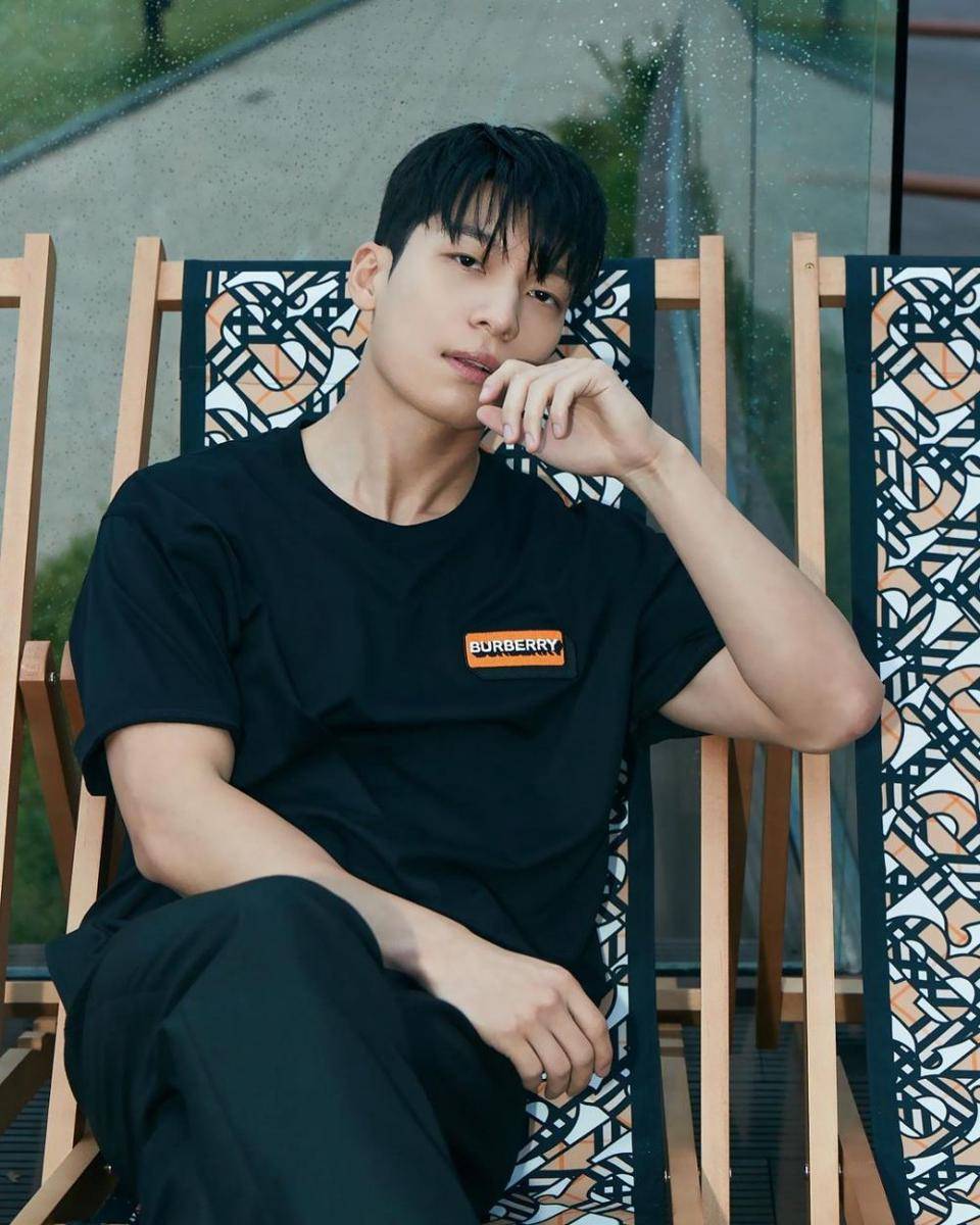 Wi Ha Joon (instagram.com/wi_wi_wi)