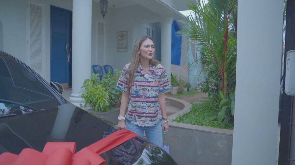 Luna Maya hadiah mobil (YouTube.com/Luna Maya)