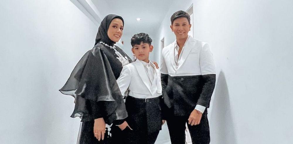 10 Potret Keluarga Sonny Septian & Fairuz Arafiq saat Hadiri Event