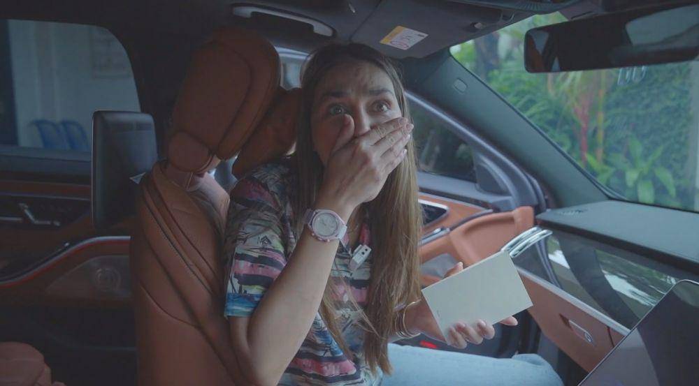 Luna Maya hadiah mobil (YouTube.com/Luna Maya)