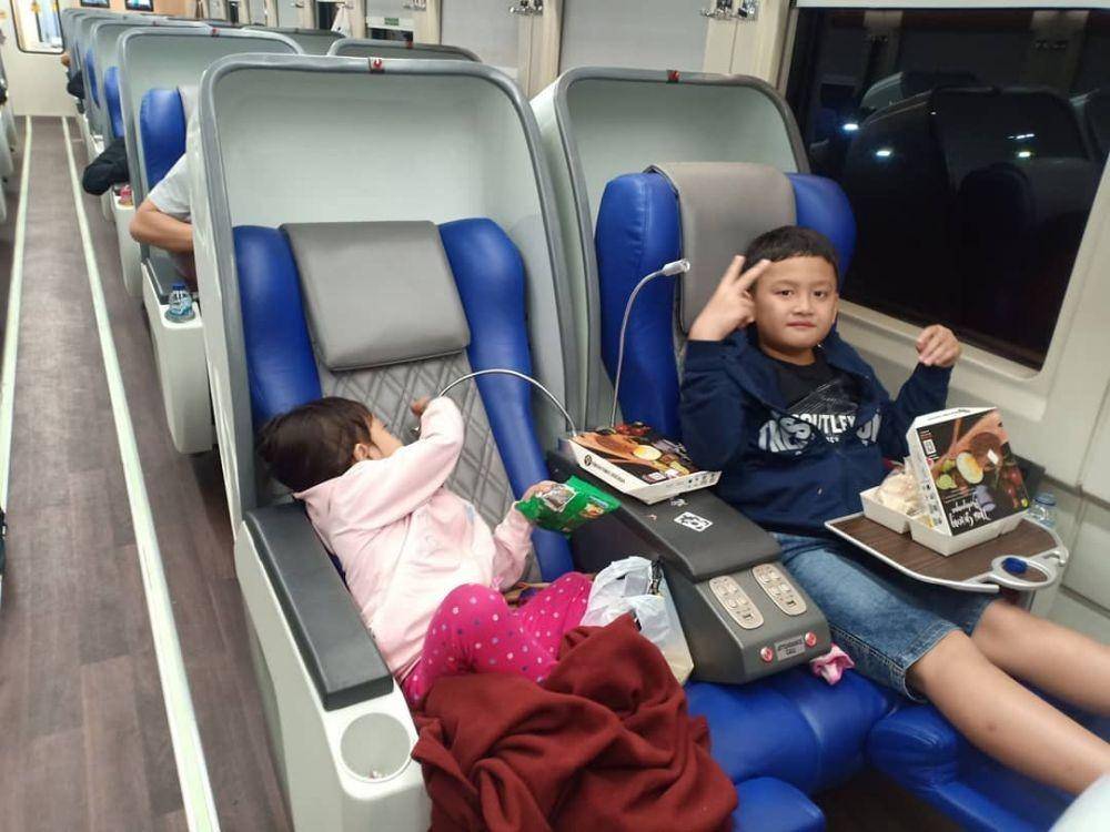 Ilustrasi sleeper train (instagram.com/wulananggritaa)