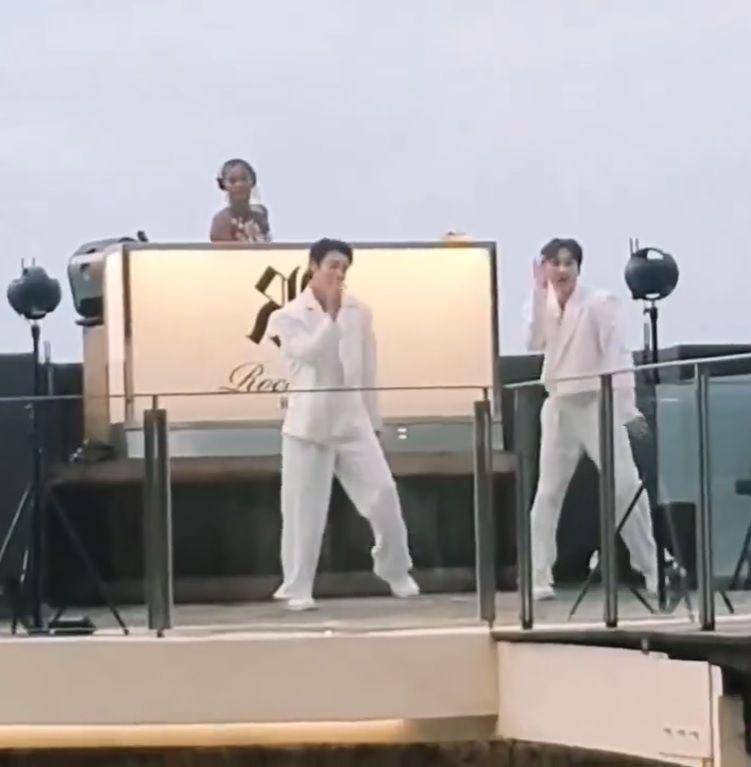 Donghae dan Eunhyuk Super Junior di Bali (twitter.com/olivia_liph)