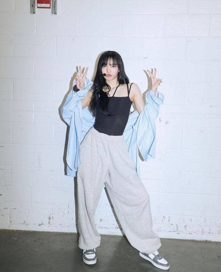 Ide outfit ala Lisa BLACKPINK (instagram.com/lalalalisa_m)
