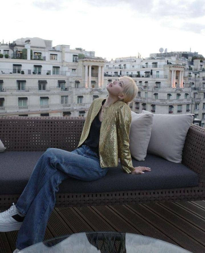 Ide outfit ala Lisa BLACKPINK (instagram.com/lalalalisa_m)