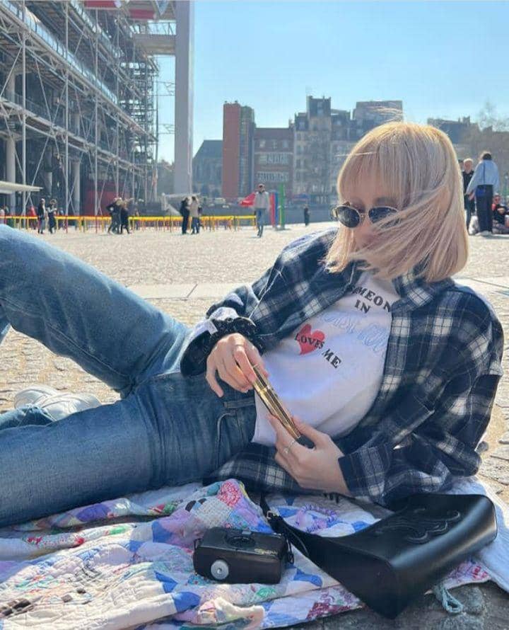 Ide outfit ala Lisa BLACKPINK (instagram.com/lalalalisa_m)