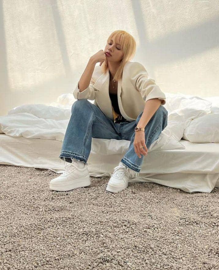 Ide outfit ala Lisa BLACKPINK (instagram.com/lalalalisa_m)