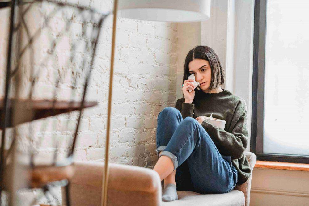 ilustrasi perempuan menangis (pexels.com/Liza Summer)