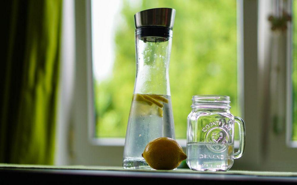 5 Jenis Wadah Minum yang Populer, Ada Carafe!