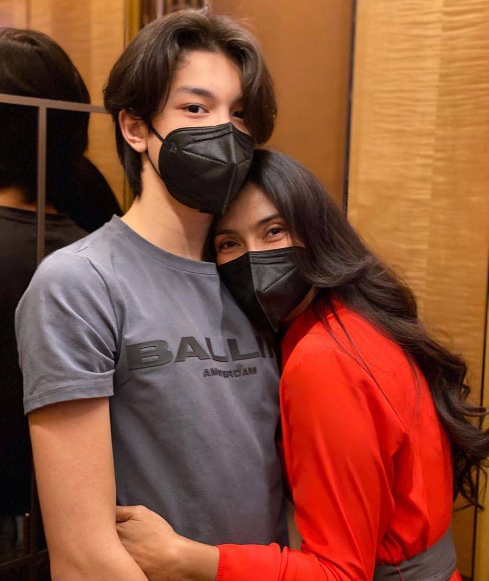 Maudy Koesnaedi bersama anak (instagram.com/maudykoesnaedi)