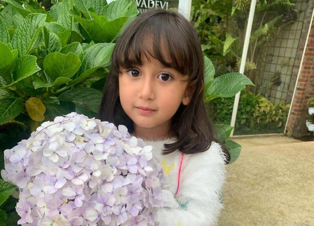 9 Potret Terkini Charleteana Putri Alexandra Gottardo yang Bule Banget