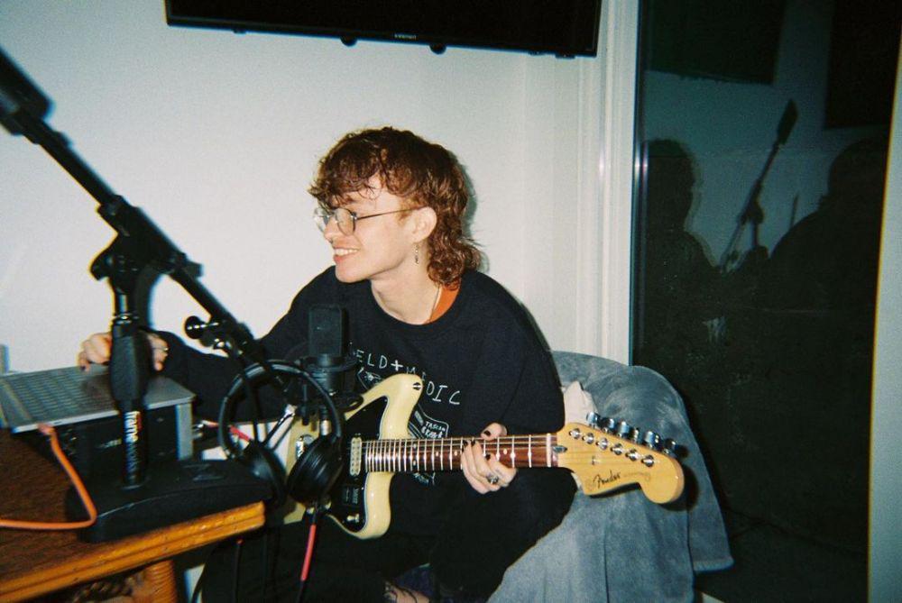 8 Lagu Menenangkan Terbaik dari Cavetown, Modal Gitar dan Ukulele