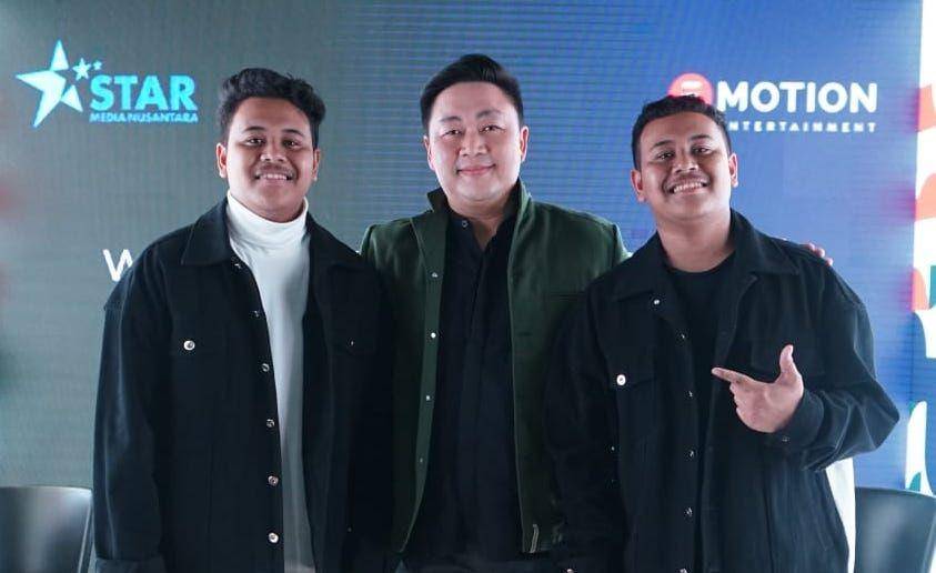 CEO E-Motion Entertainment Arnold Limasnax (tengah) dan GeryGany (Dok. E-Motion)
