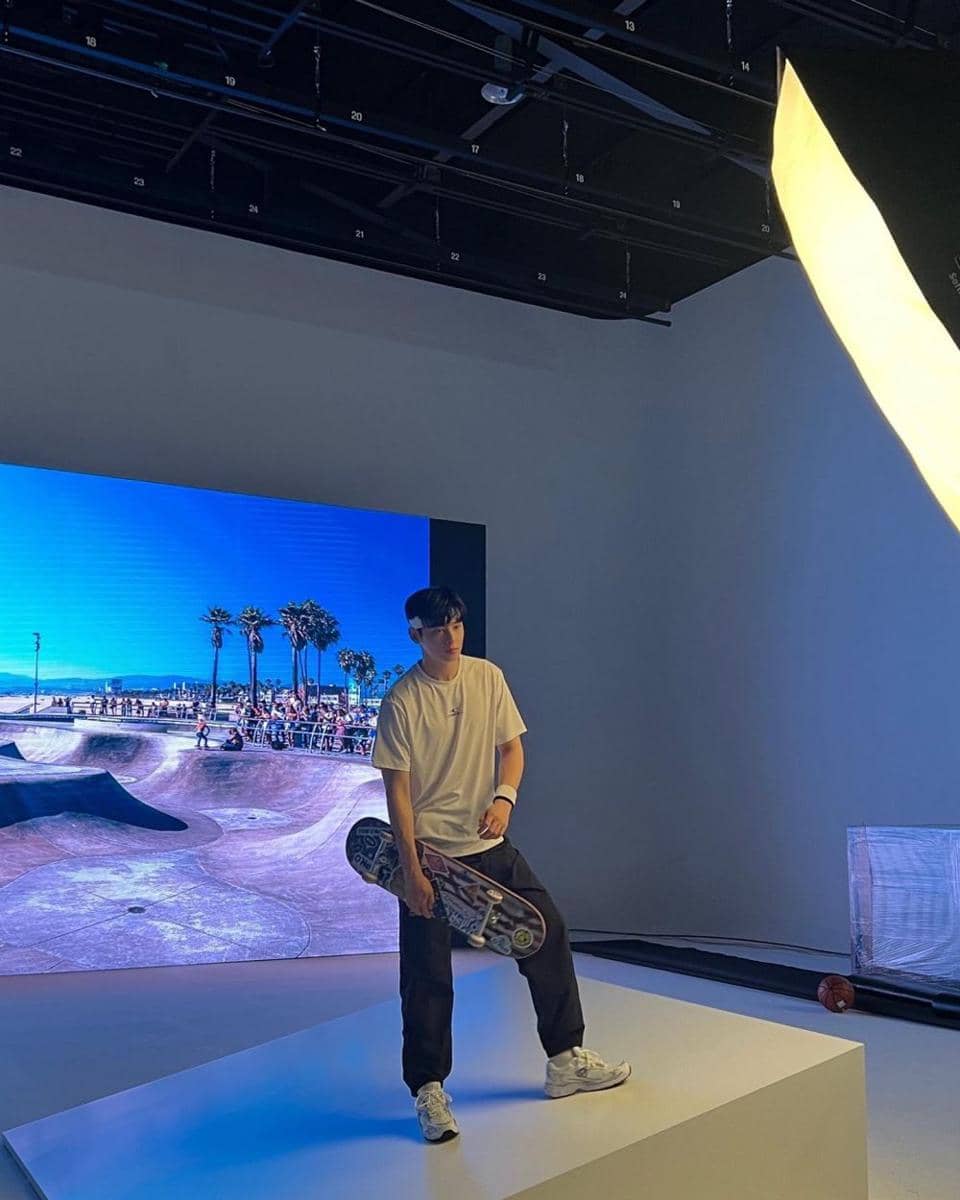 Cha Eun Woo (instagram.com/eunwo.o_c)