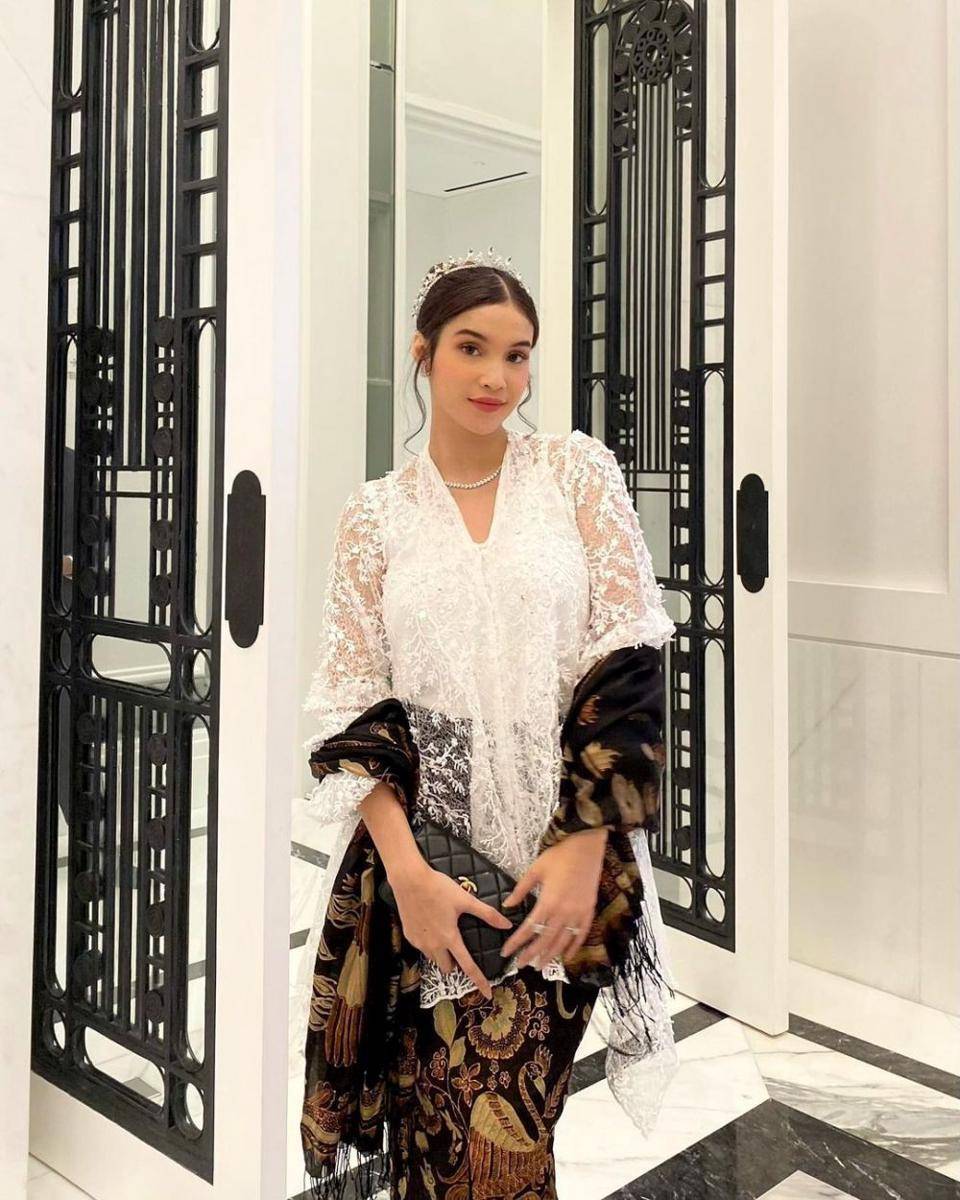 Kebaya brokat. (instagram.com/larasyerinita)