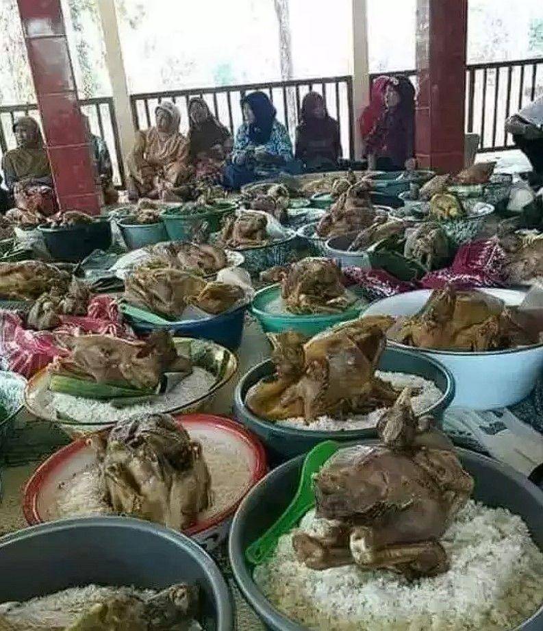 orang makan porsi kuli (instagram.com/lelucon.seru)