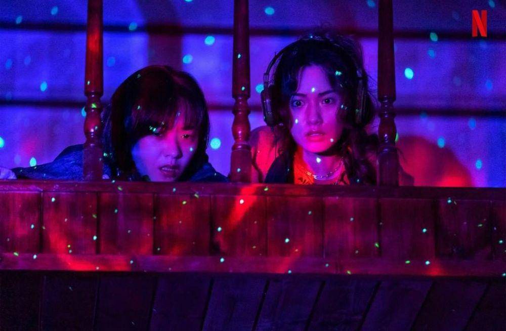 Jeon Yeo Bin dan Nana di drama Glitch (instagram.com/netflixkr)