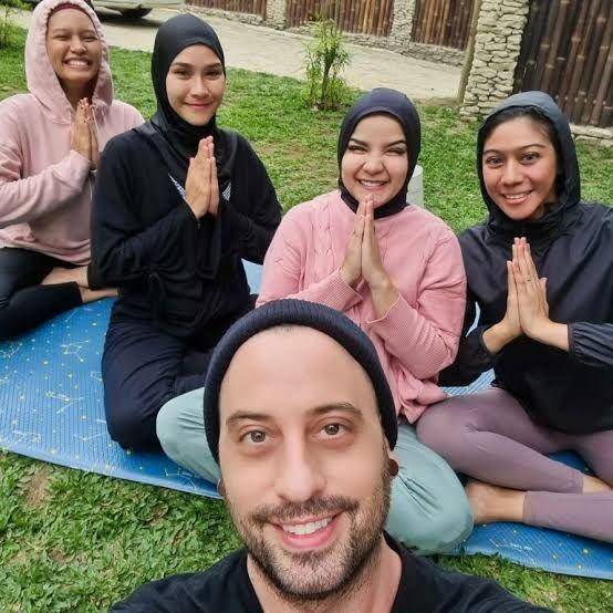 Zaskia Adya Mecca dan Dave Moffatt (instagram.com/zaskiaadyamecca)