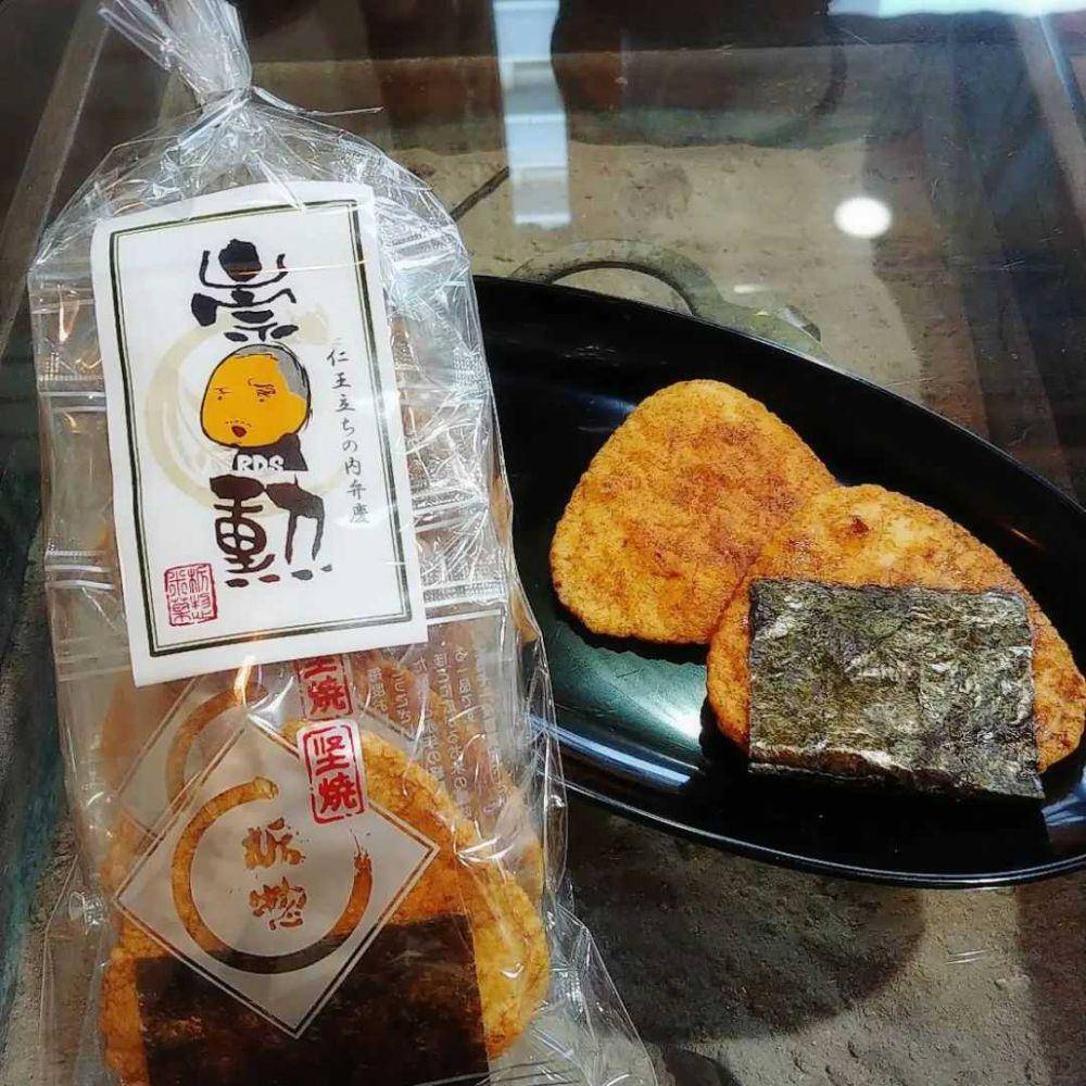 senbei (instagram.com/tochisou_senbei)