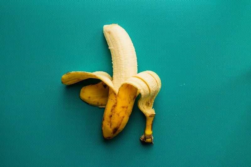 ilustrasi buah pisang (unsplash.com/LouisHansel)