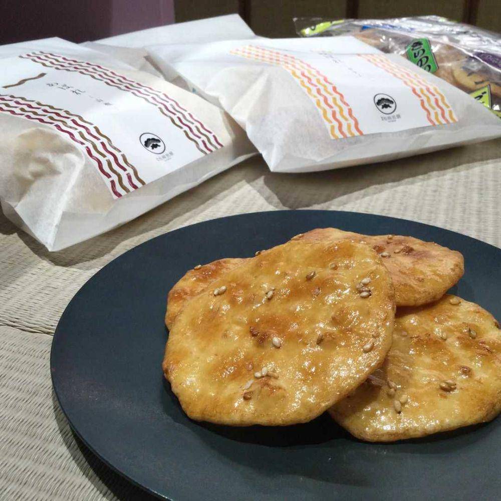 senbei (instagram.com/matsuzhaki_shoten)