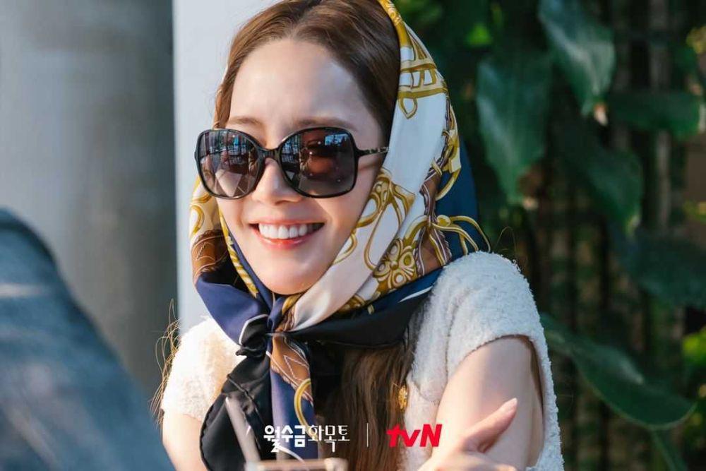 9 Harga Outfit Branded Park Min Young di Drakor Love in Contract