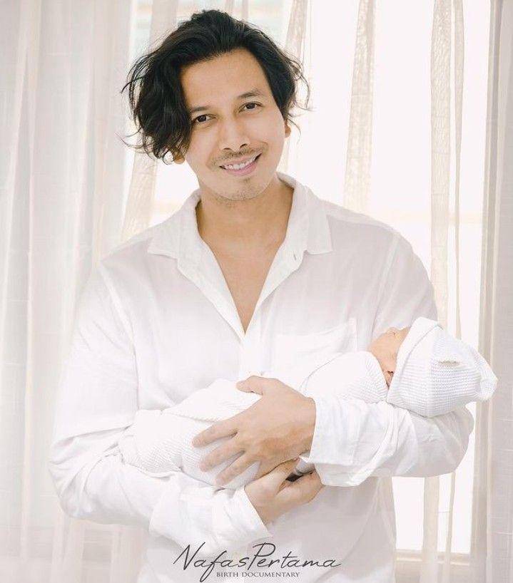 potret Sonny Septian dan anak (instagram.com/sonnyseptian)