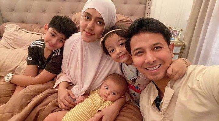 potret Sonny Septian dan keluarga (instagram.com/sonnyseptian)