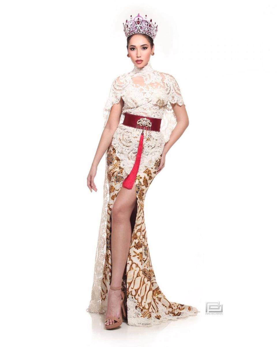 kebaya modern (instargam.com/officialputeriindonesia)