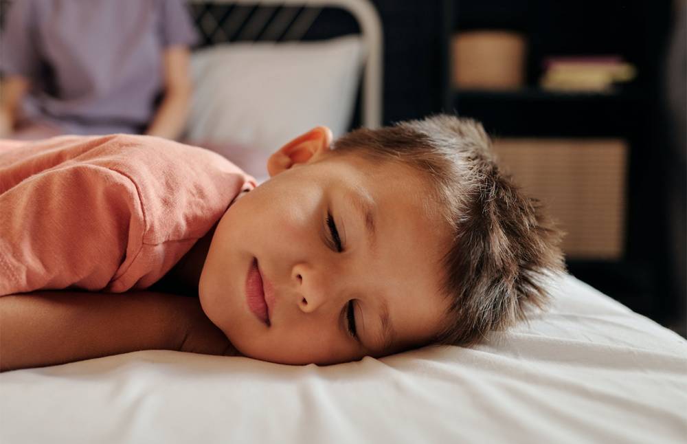ilustrasi anak tidur (pexels.com/Werner Pfennig)
