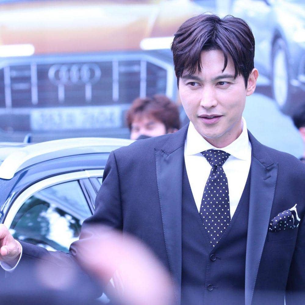 Song Jong Ho (instagram.com/s.jongho)