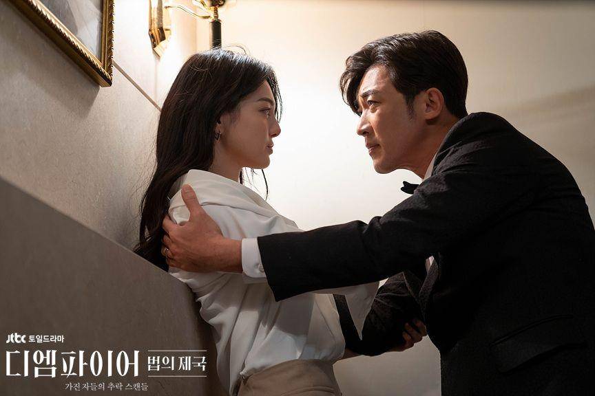 Joo Se Bin dan Ahn Jae Wook di drama The Empire (dok. JTBC/The Empire)