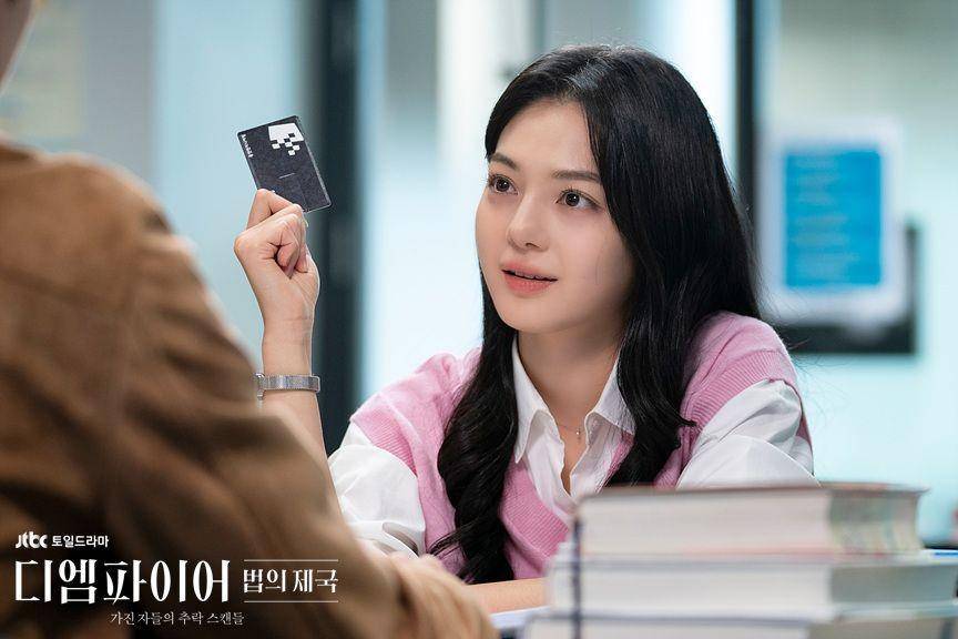 Joo Se Bin di drama The Empire (dok. JTBC/The Empire)