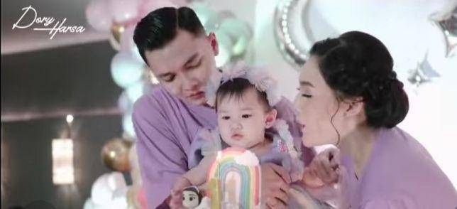Momen ultah pertama Gendhis (instagram.com/nellakharisma)