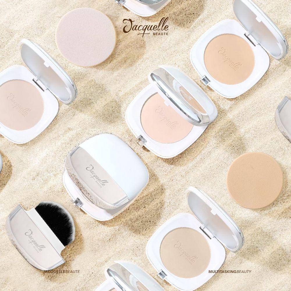Jacquelle Blur Effect Two Way Cake (instagram.com/jacquelle_official)