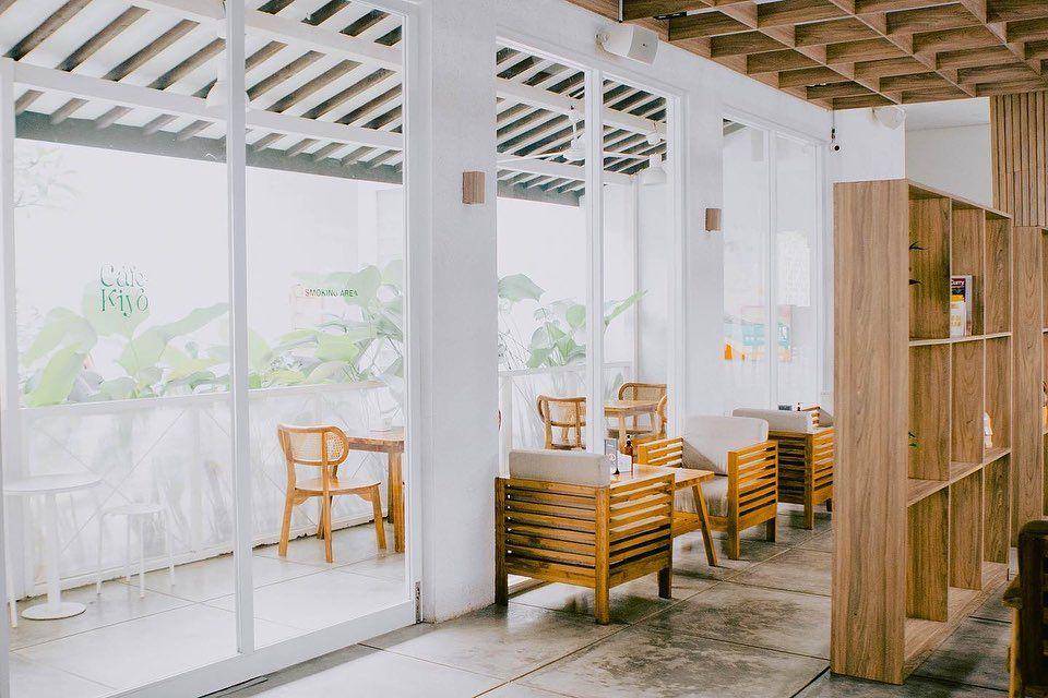 indoor Cafe Kiyo (instagram.com/cafekiyo)