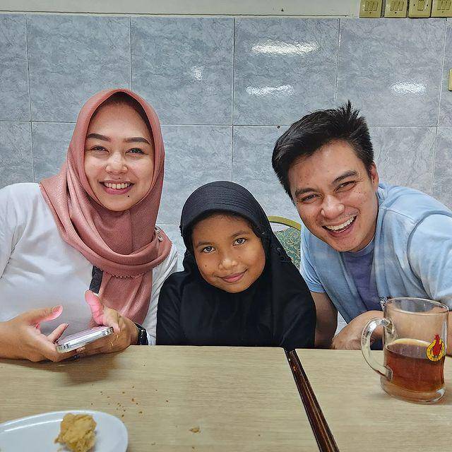 potret Baim Wong, Tamara dan ibu guru Zera (instagram.com/baimwong)