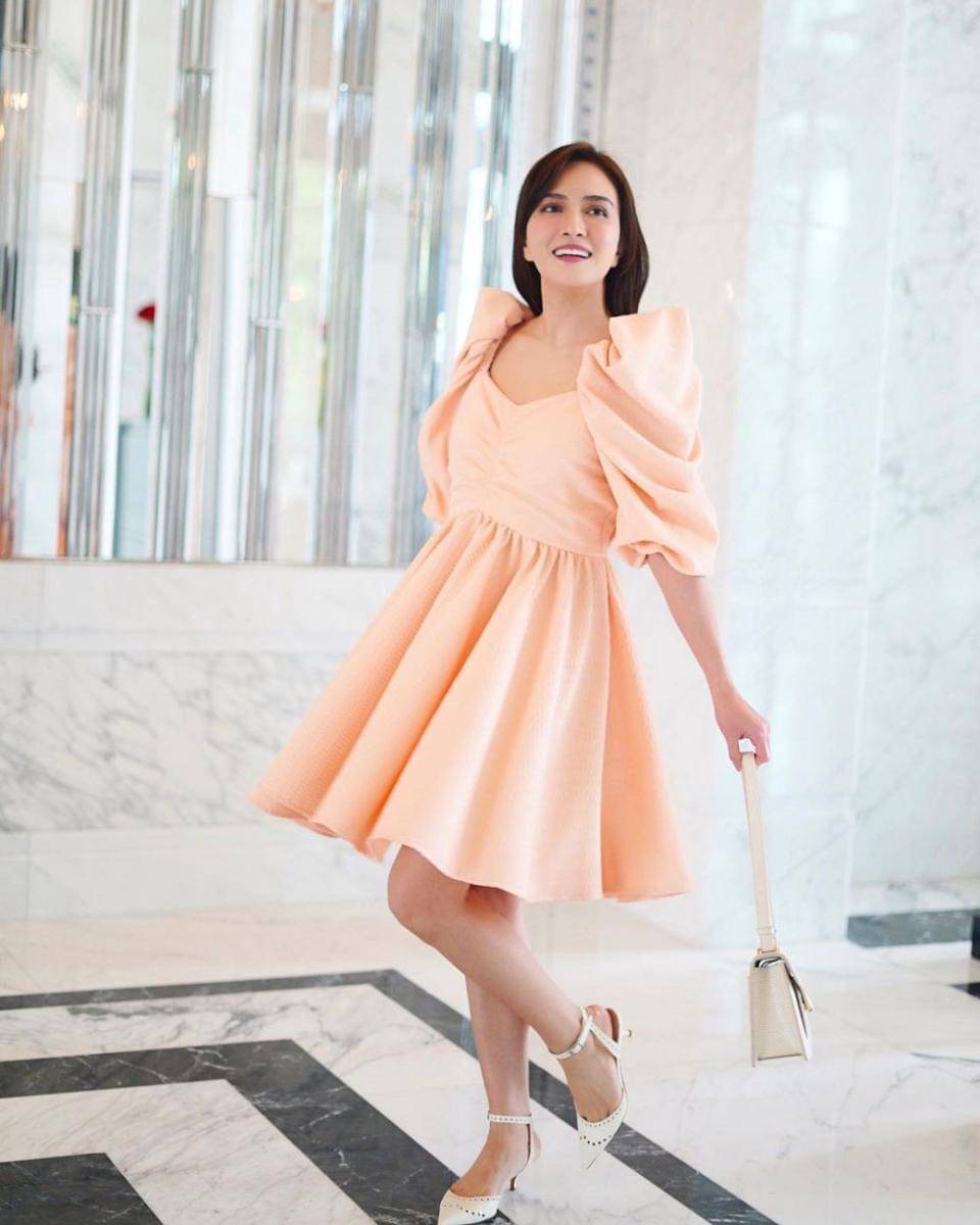 style feminin ala Shandy Aulia (instagram.com/shandyaulia)