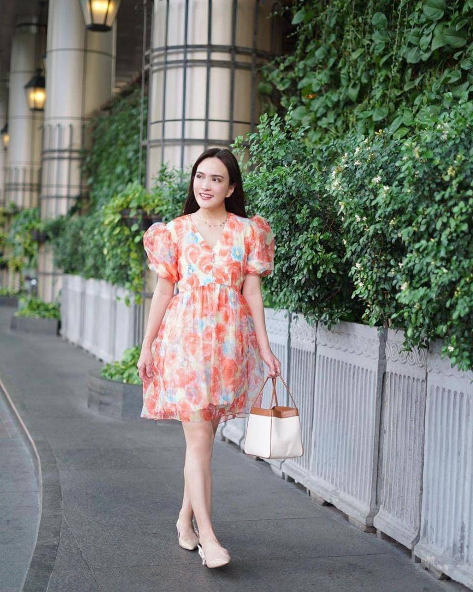 style feminin ala Shandy Aulia (instagram.com/shandyaulia)