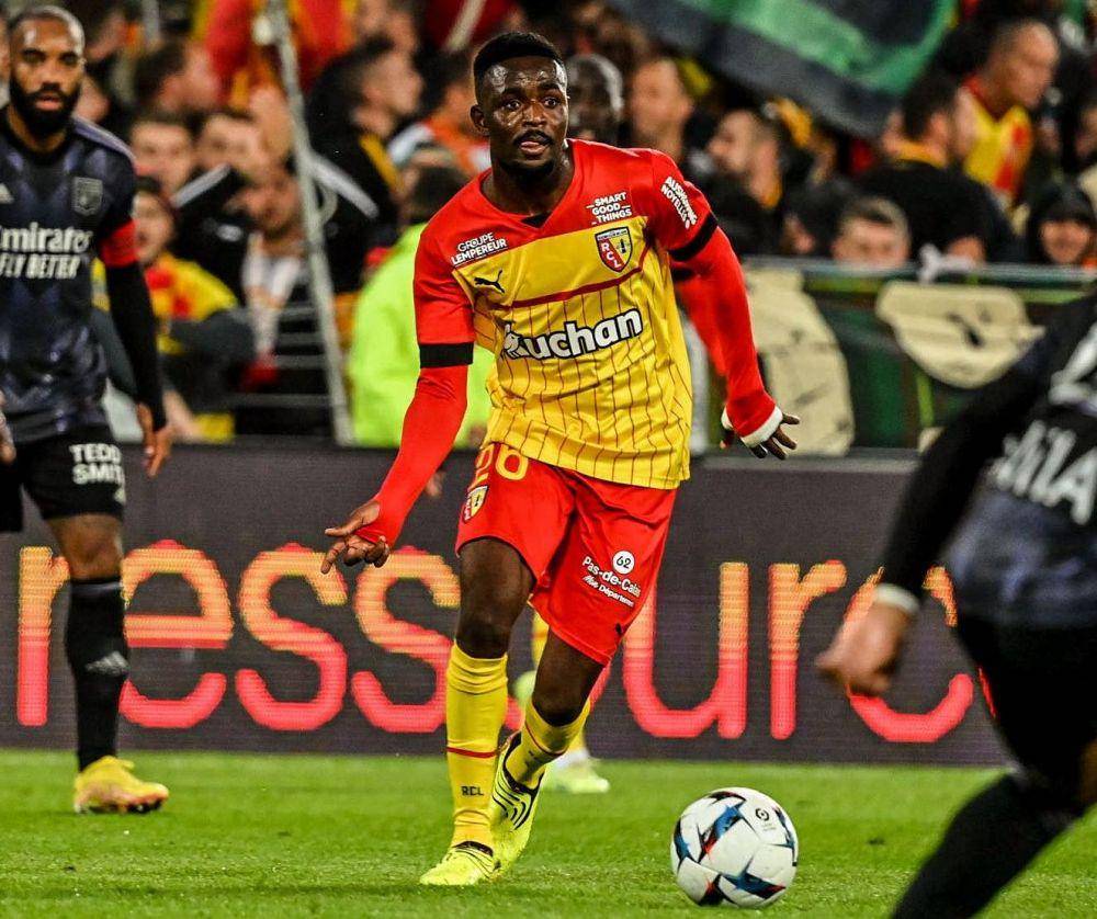 Salis Abdul Samed ketika membela RC Lens. (instagram.com/abdul.samed_19)