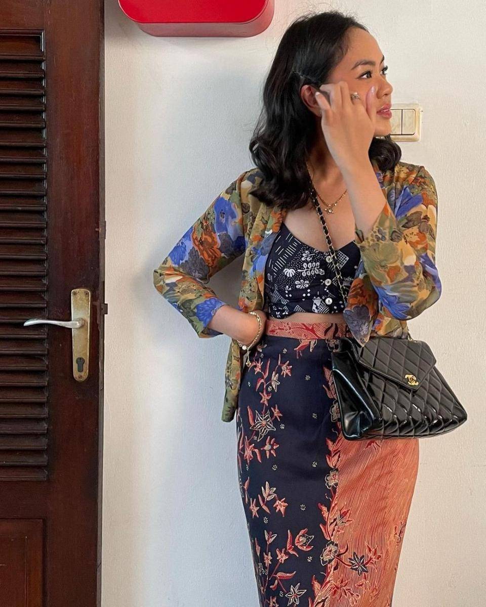 kebaya modern (instagram.com/raniaayamin)