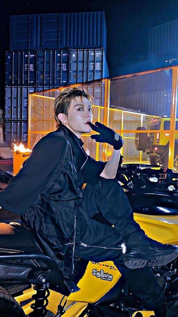 style Badass Ala Yuta NCT 127 (pinterest.com/chel☆)