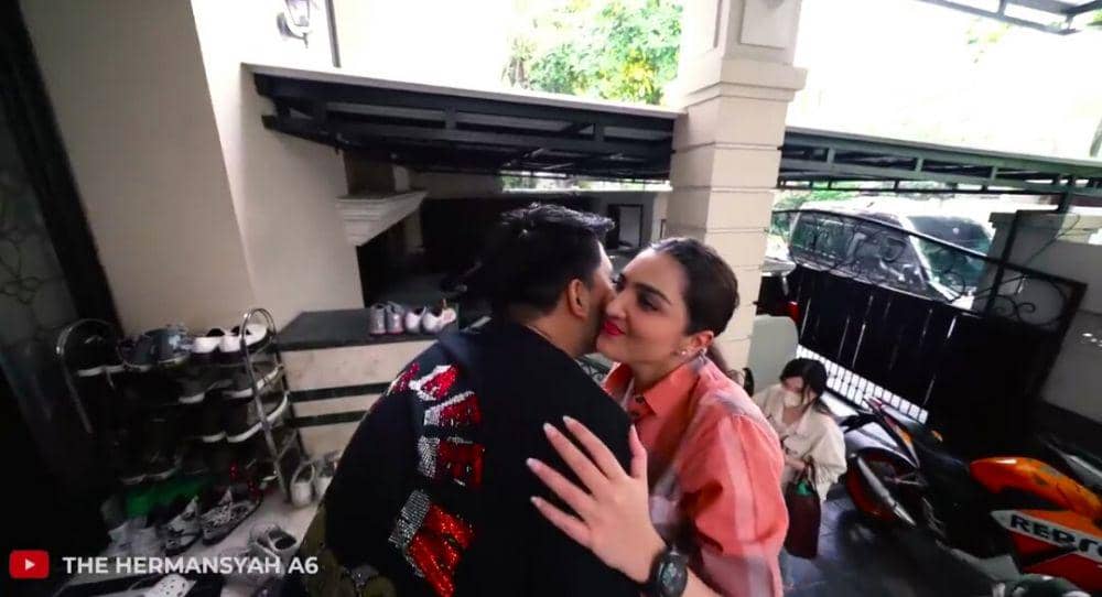 rumah Thariq Halilintar (dok. youtube.com/The Hermansyah A6)