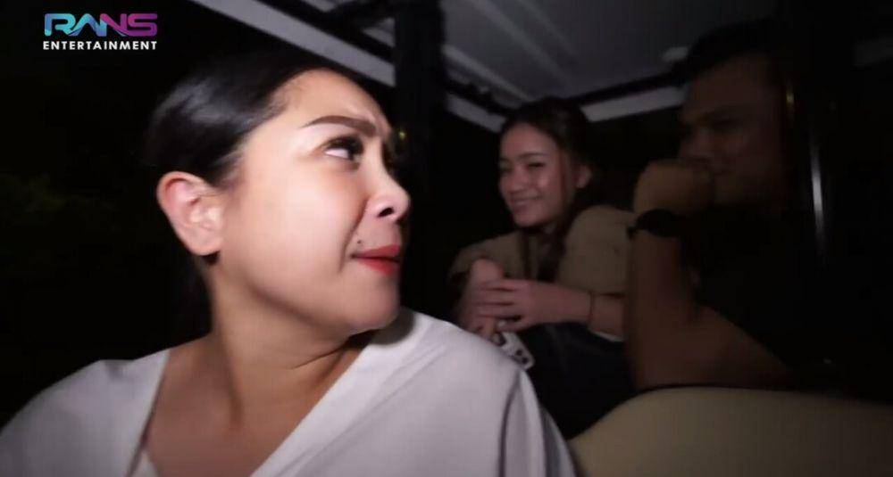 Raffi dan Nagita eksplor tempat mistis di Andara (dok. youtube.com/Rans Entertainment)